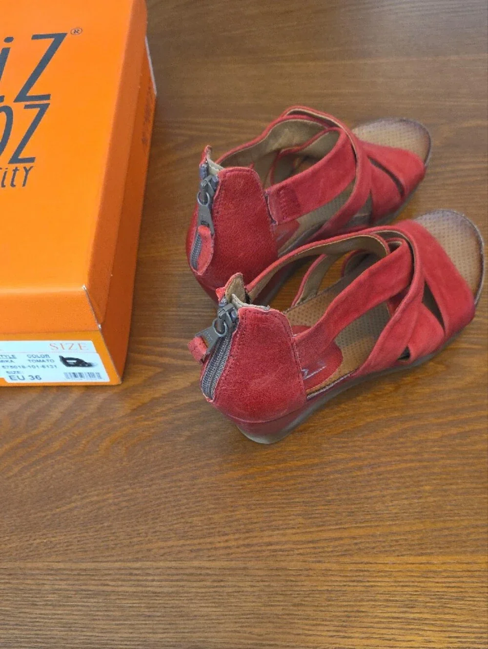 Miz Mooz bold red